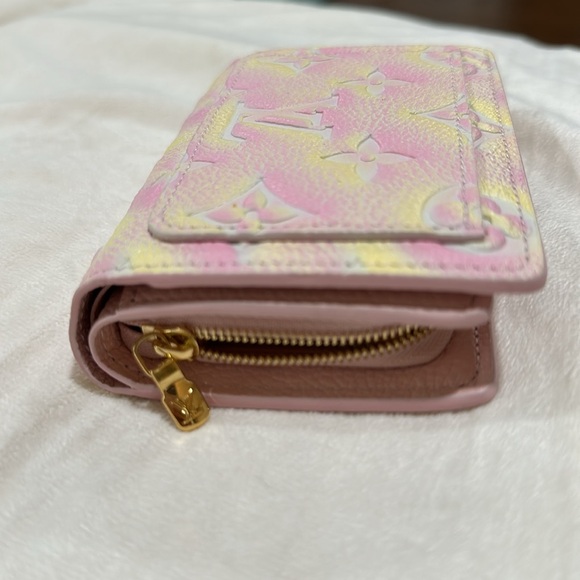 Louis Vuitton Monogram Stardust collection zippy wallet 2022. - Picture 3 of 6